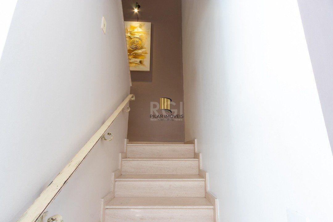 Casa Condominio para Venda - 240m², 4 dormitórios, sendo 1 suites, 2 vagas - Ipanema
