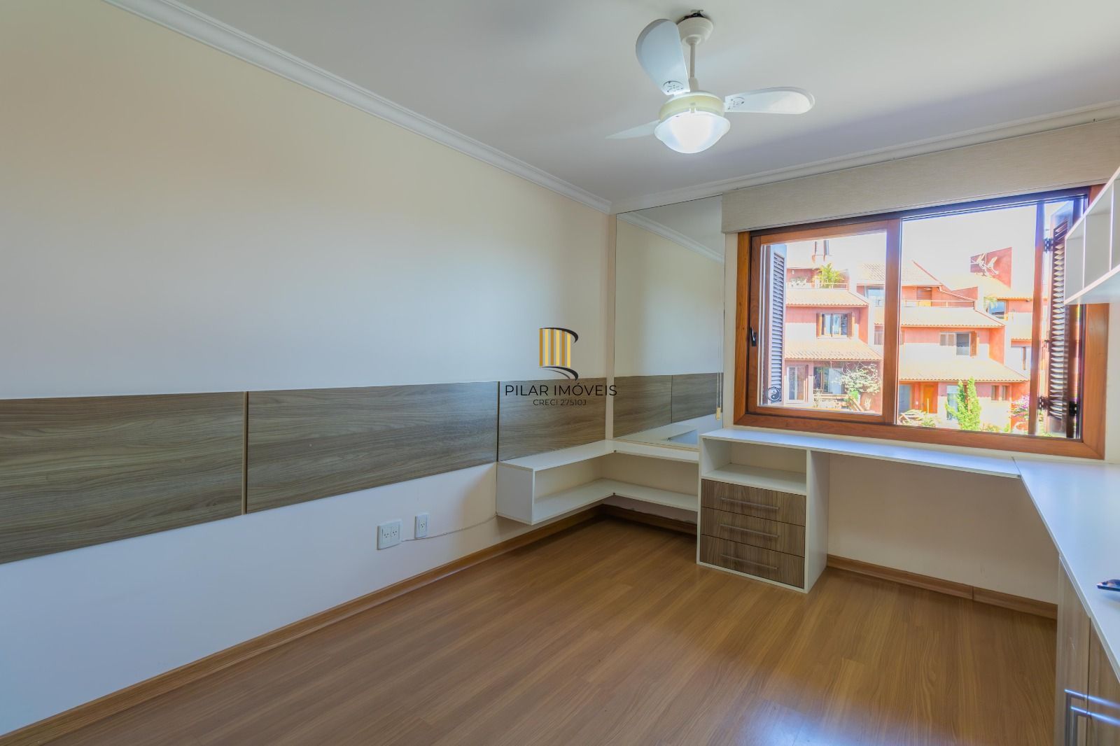 Casa Condominio para Venda - 286.89m², 4 dormitórios, sendo 2 suites, 2 vagas - Cristal