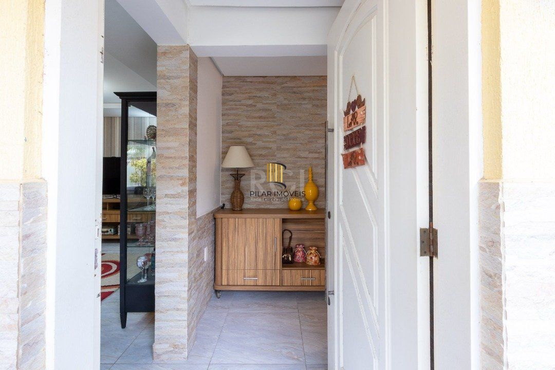 Casa para Venda - 342m², 3 dormitórios, sendo 2 suites, 2 vagas - Espírito Santo