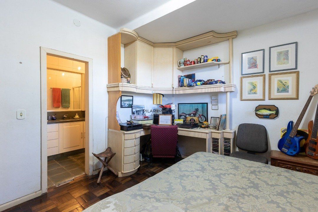 Casa para Venda - 192m², 4 dormitórios, sendo 3 suites, 4 vagas - Tristeza