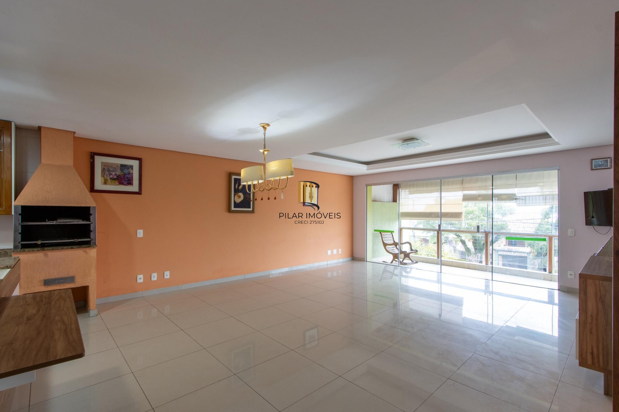 Casa para Venda - 470m², 3 dormitórios, sendo 1 suites, 6 vagas - Nonoai