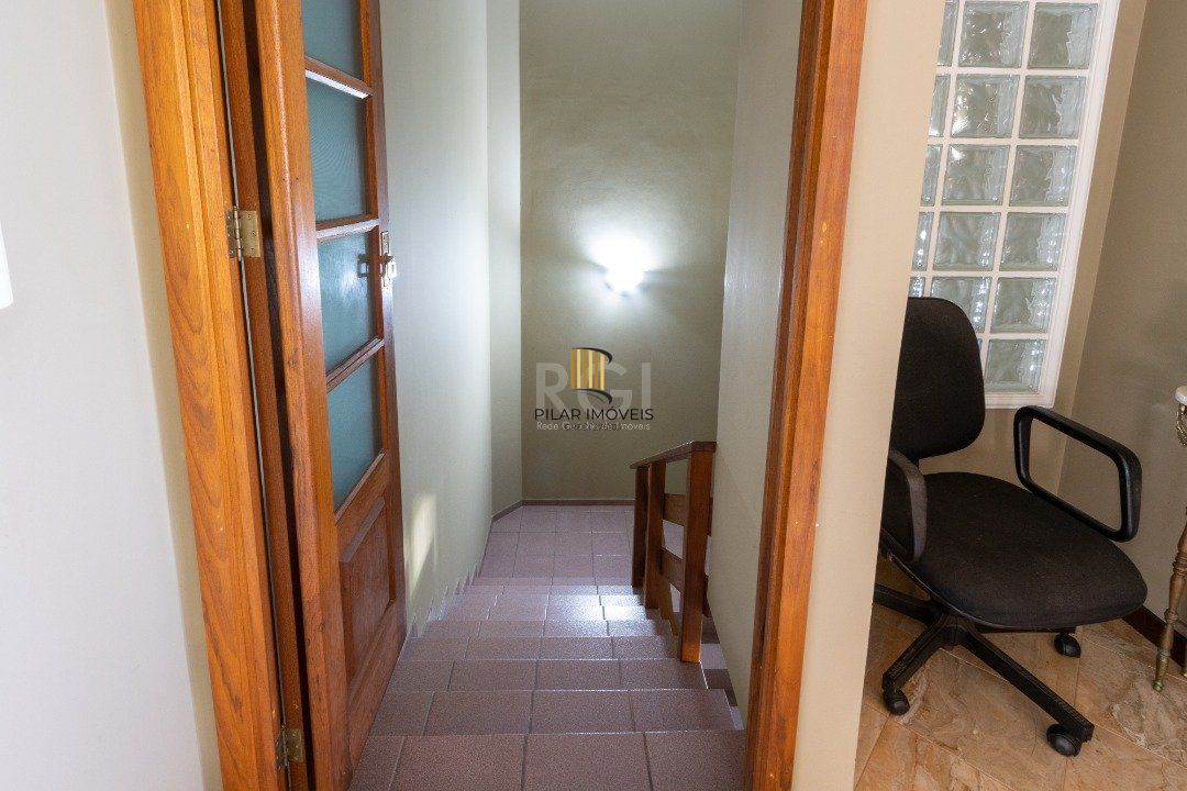 Casa de Condomínio 4 dormitórios no bairro Nonoai