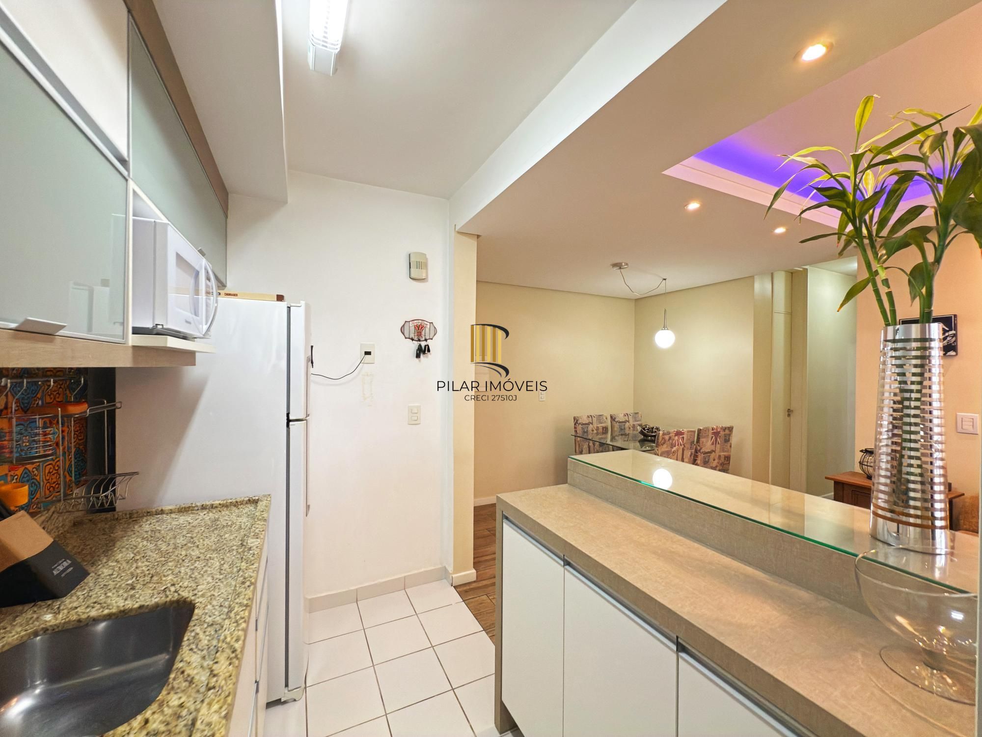 Apartamento de 3 dormitórios, 1 suíte e 2 vagas de garagem cobertas.