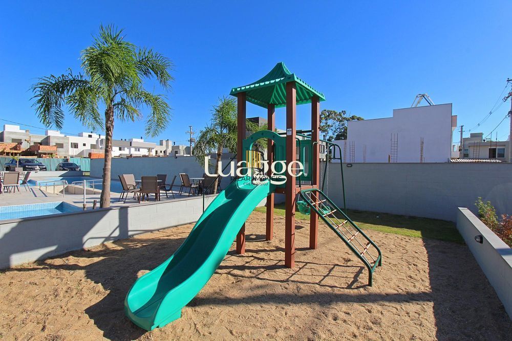 Casa em condomínio fechado Pateo Verde, 3 suítes sendo 1 master com sacada e 2 vagas de garagem