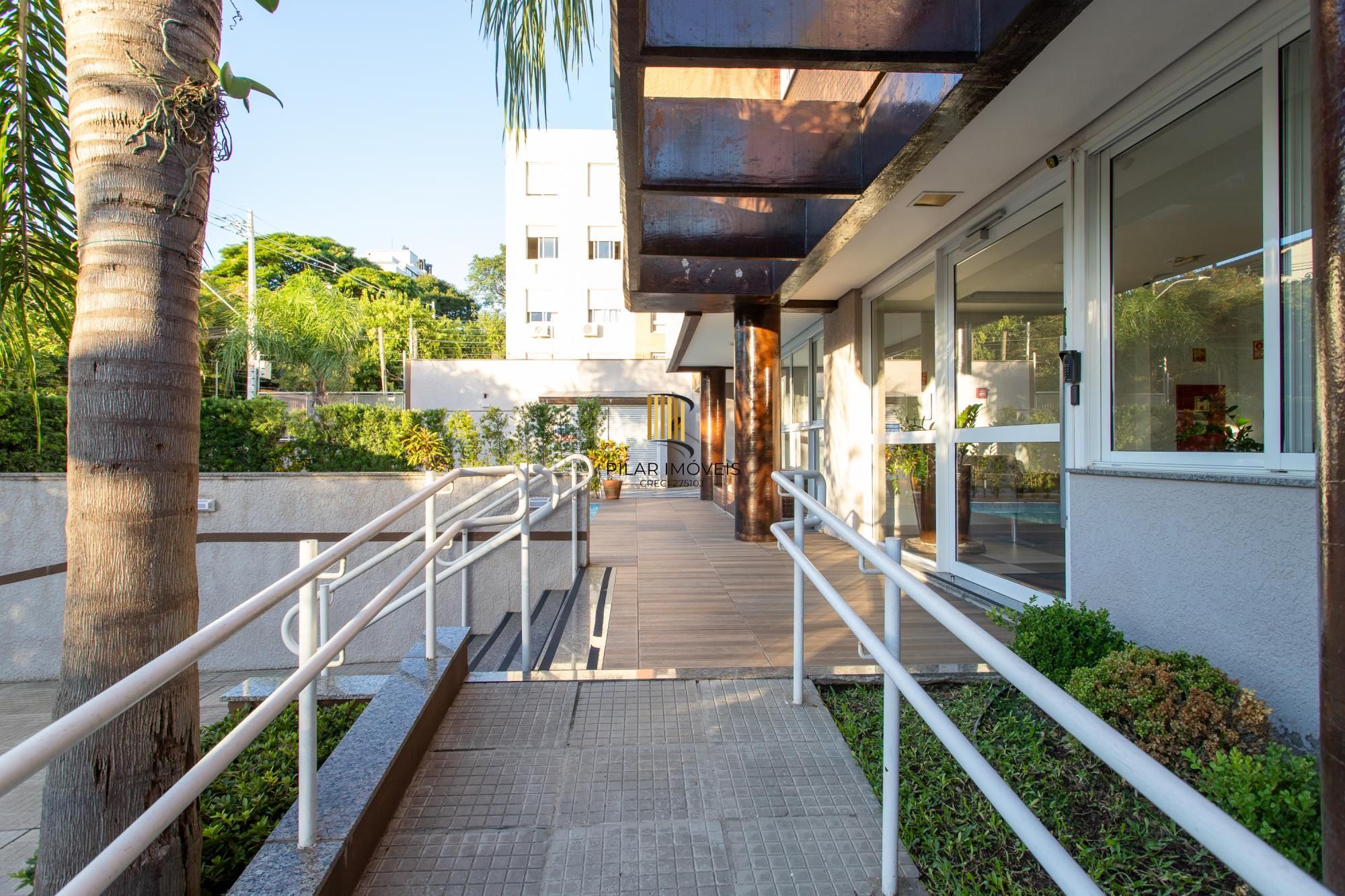 Excelente apartamento de 3 quartos, 1 suíte e 2 vagas de garagem cobertas.