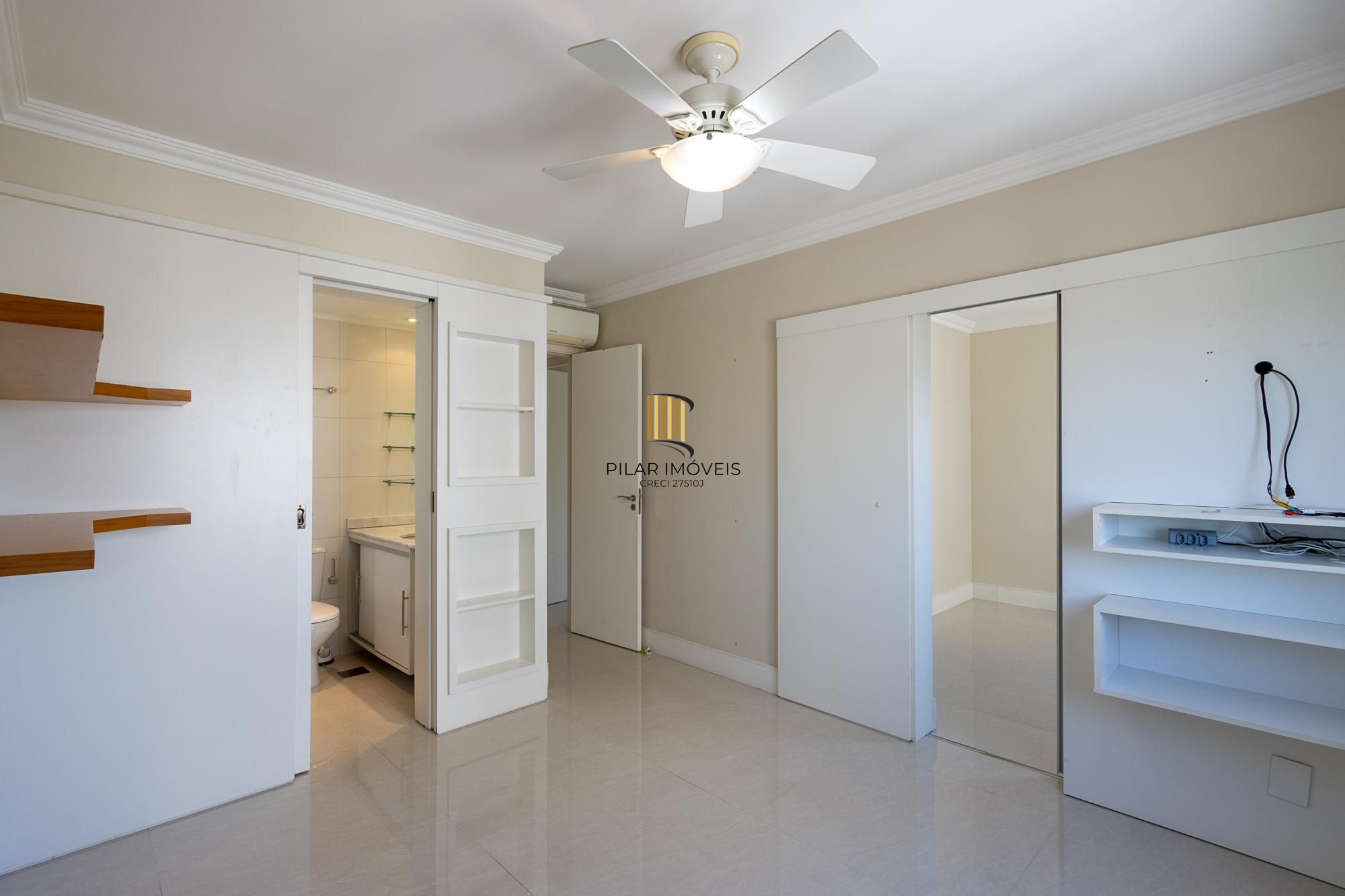 Apartamento de 3 dormitórios, 1 suíte e 2 vagas escrituradas no bairro Tristeza.