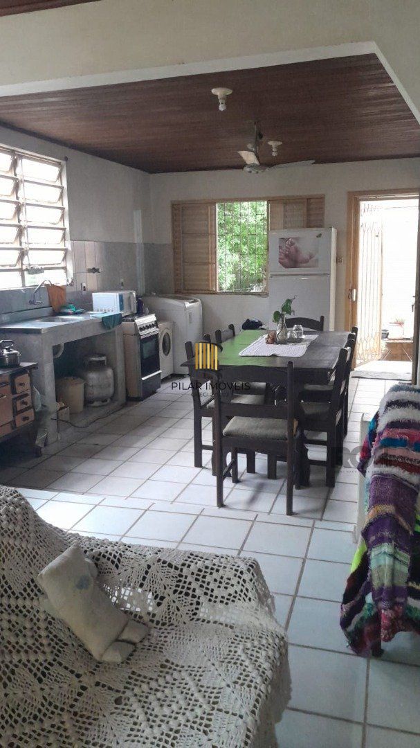 Casa 6 dormitórios no bairro Ponta Grossa