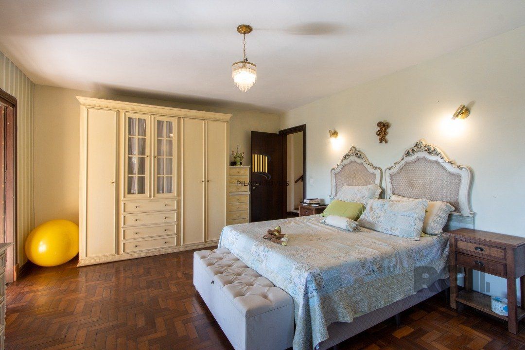 Casa para Venda - 323.49m², 4 dormitórios, sendo 1 suites, 5 vagas - Ipanema