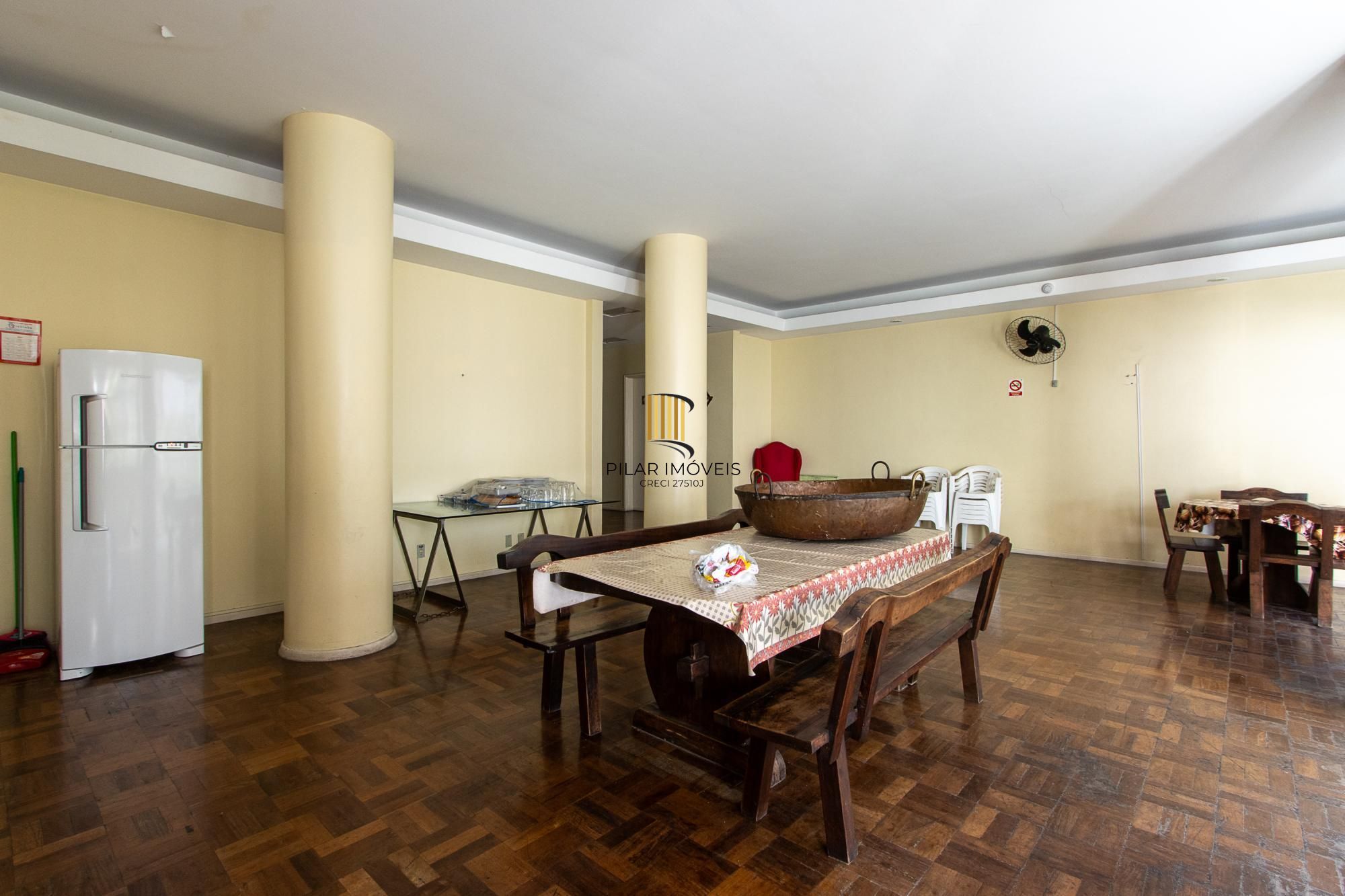 Apartamento 3 Dormitórios Ensolarado no Centro de Porto Alegre