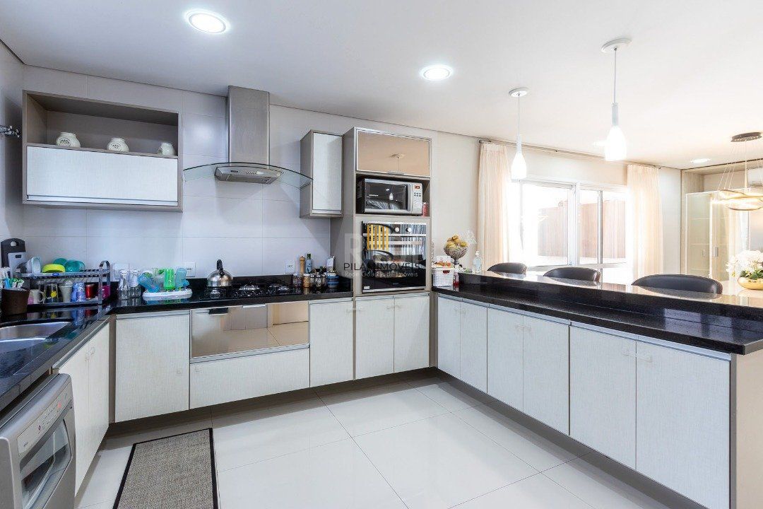 Casa Condominio para Venda - 203.02m², 3 dormitórios, sendo 3 suites, 4 vagas - Hípica