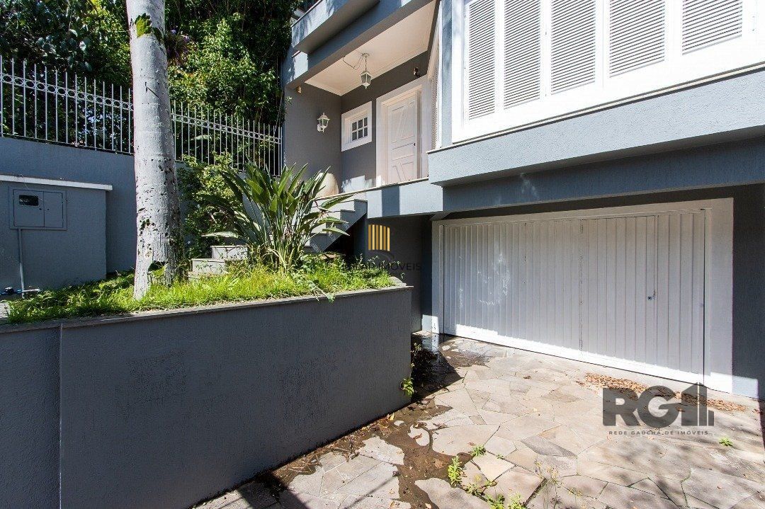BELO SOBRADO, 3 QUARTOS, 1 SUITE, PISCINA, 320m² PRIVATIVOS - TRISTEZA