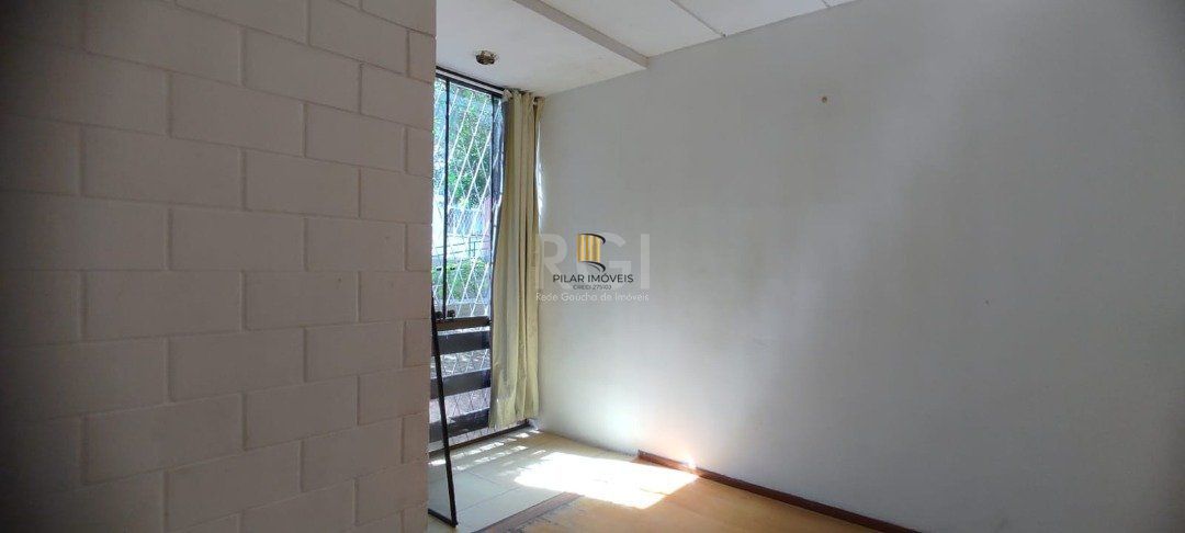 Apartamento com 3 dormitórios, 1 banheiro social e 1 vaga/box