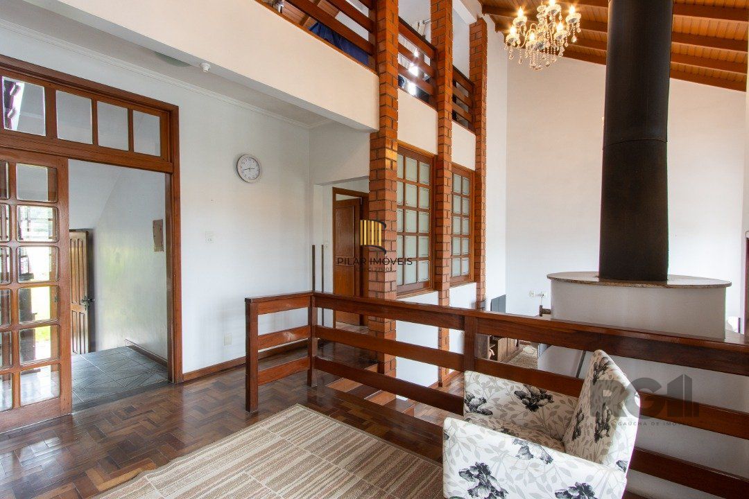 Casa para Venda - 440m², 3 dormitórios, sendo 1 suites, 2 vagas - Santa Tereza