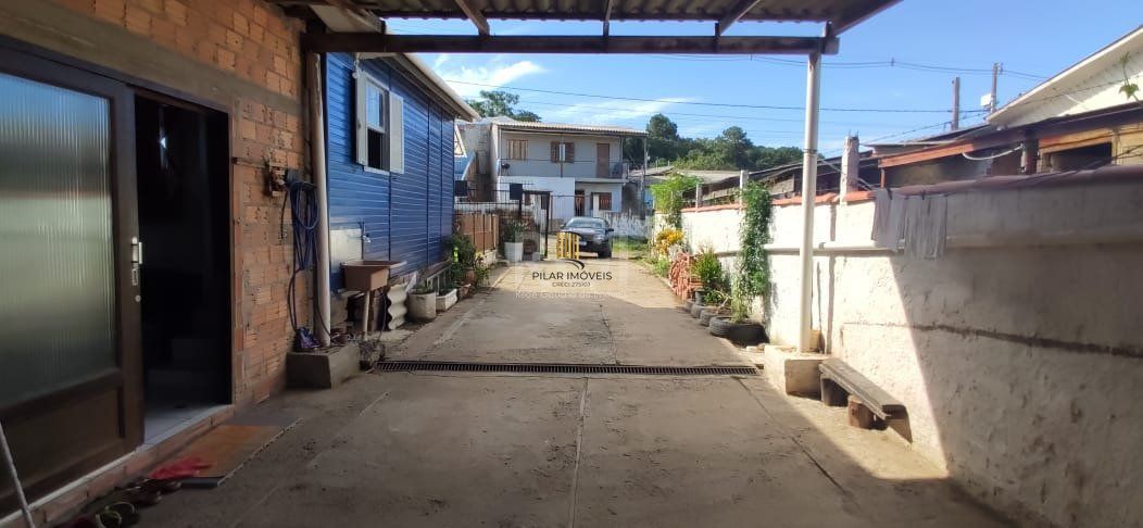 Casa para Venda com 2 dormitórios e 2 vagas no bairro Hípica