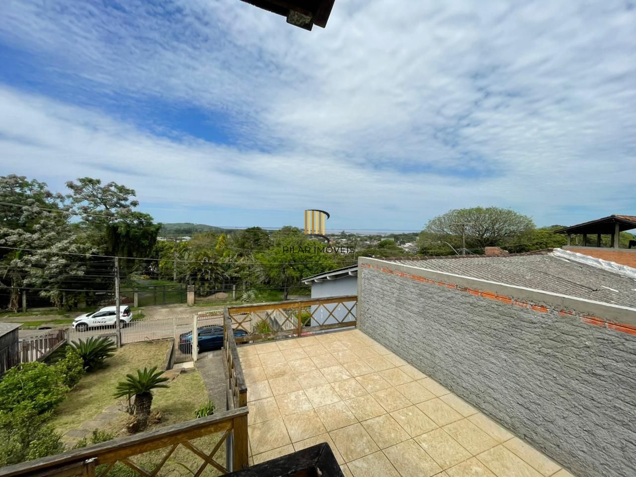 Casa à venda em Belém Novo – Vista deslumbrante para o Guaíba!