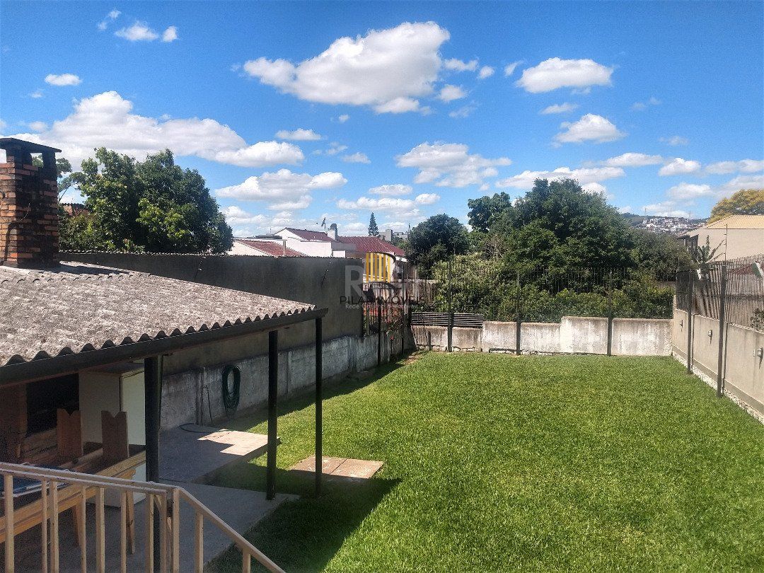 Casa para Venda - 84.96m², 3 dormitórios, 6 vagas - Camaquã