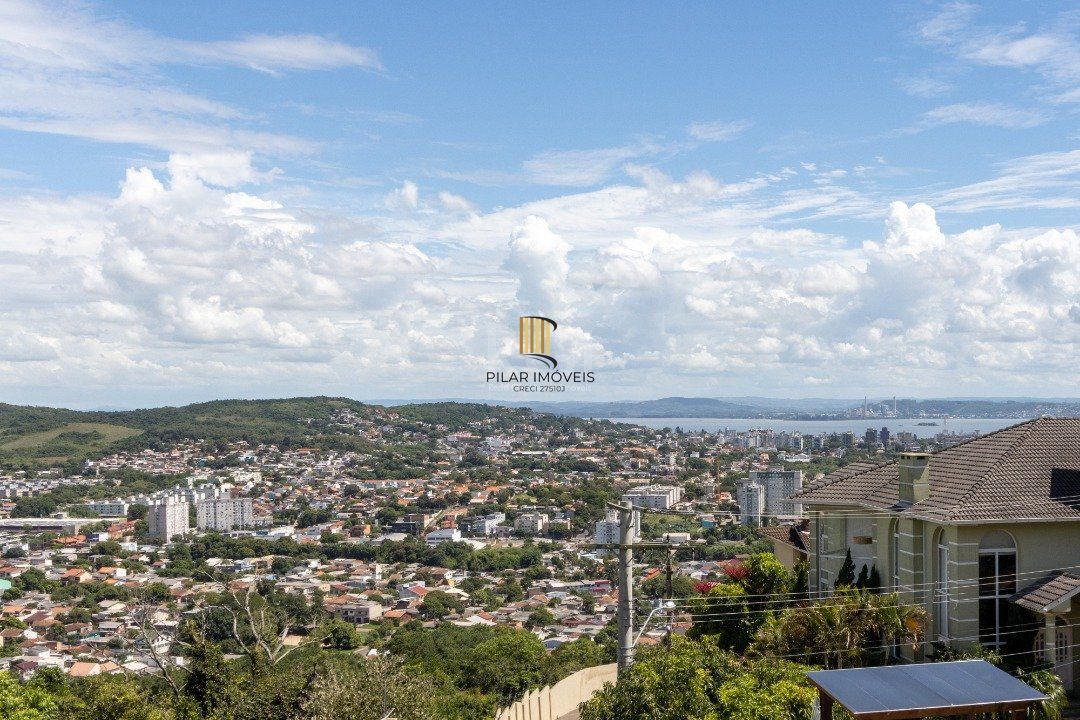 Casa de Condomínio 4 dormitórios no bairro Nonoai