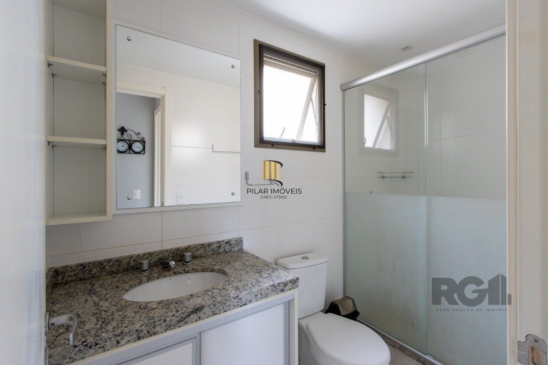 Apartamento em Porto Alegre, no bairro Cavalhada, com 3 dormitório(s), e 3 banheiros, à venda.