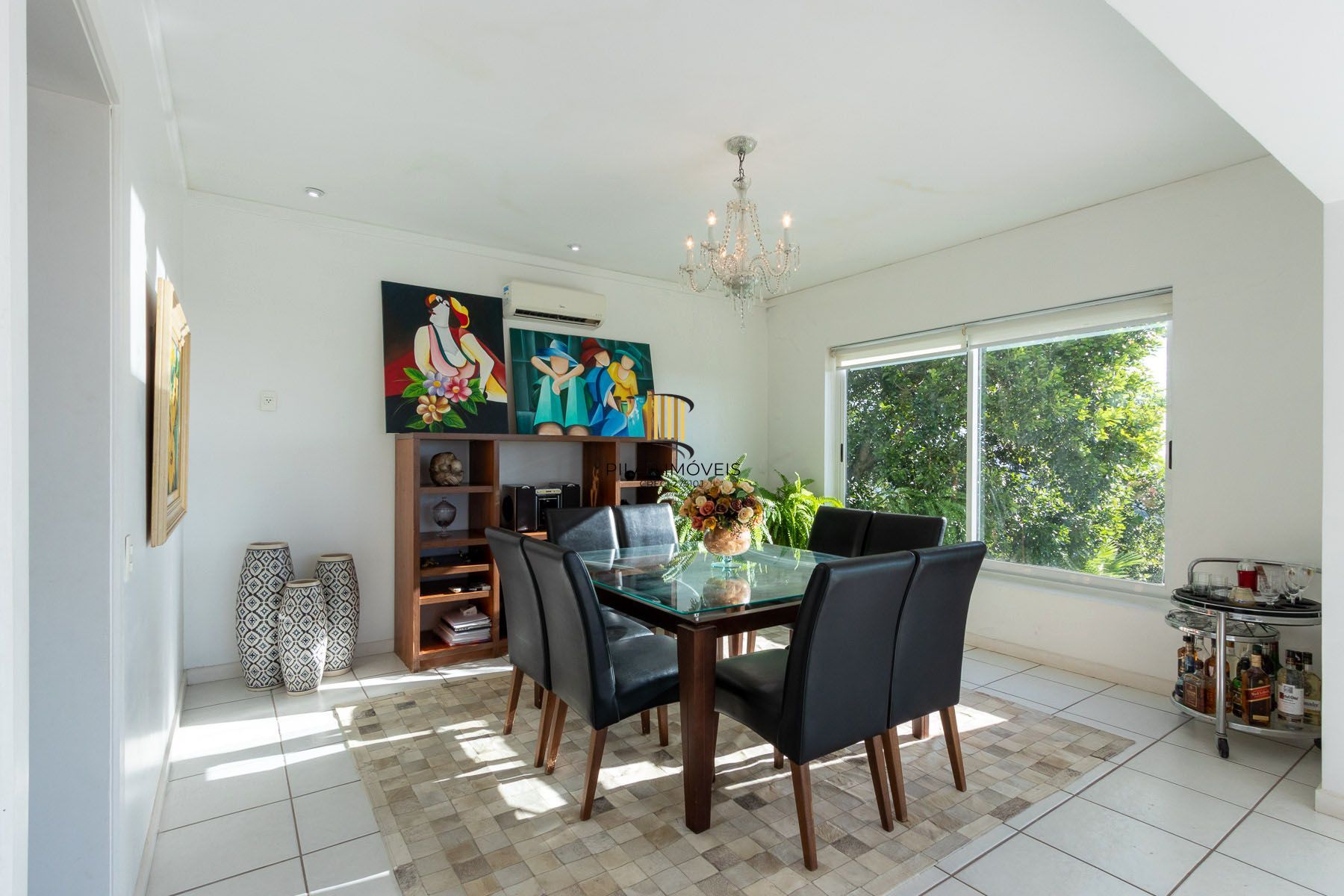 Casa para Venda - 470m², 3 dormitórios, sendo 1 suites, 6 vagas - Nonoai