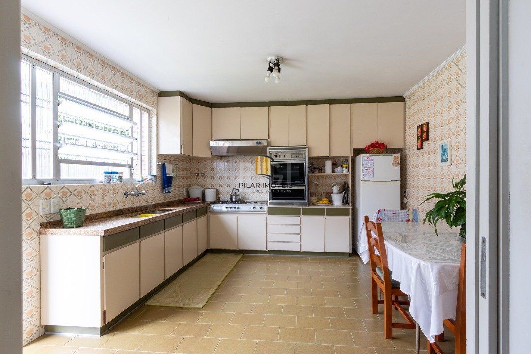 Casa para Venda - 280m², 4 dormitórios, sendo 1 suites, 3 vagas - Vila Assunção