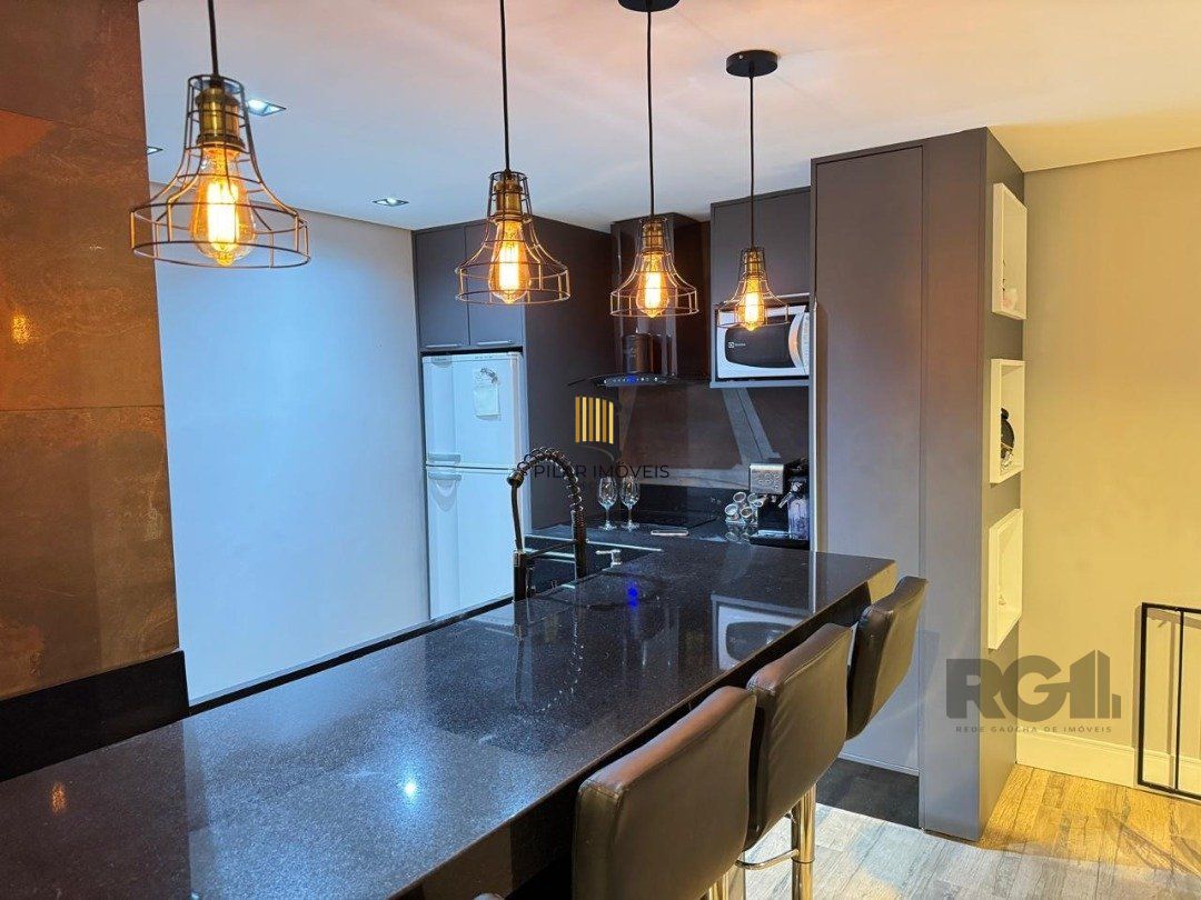 PREDIO RESIDENCIAL COM 6 APTOS ,