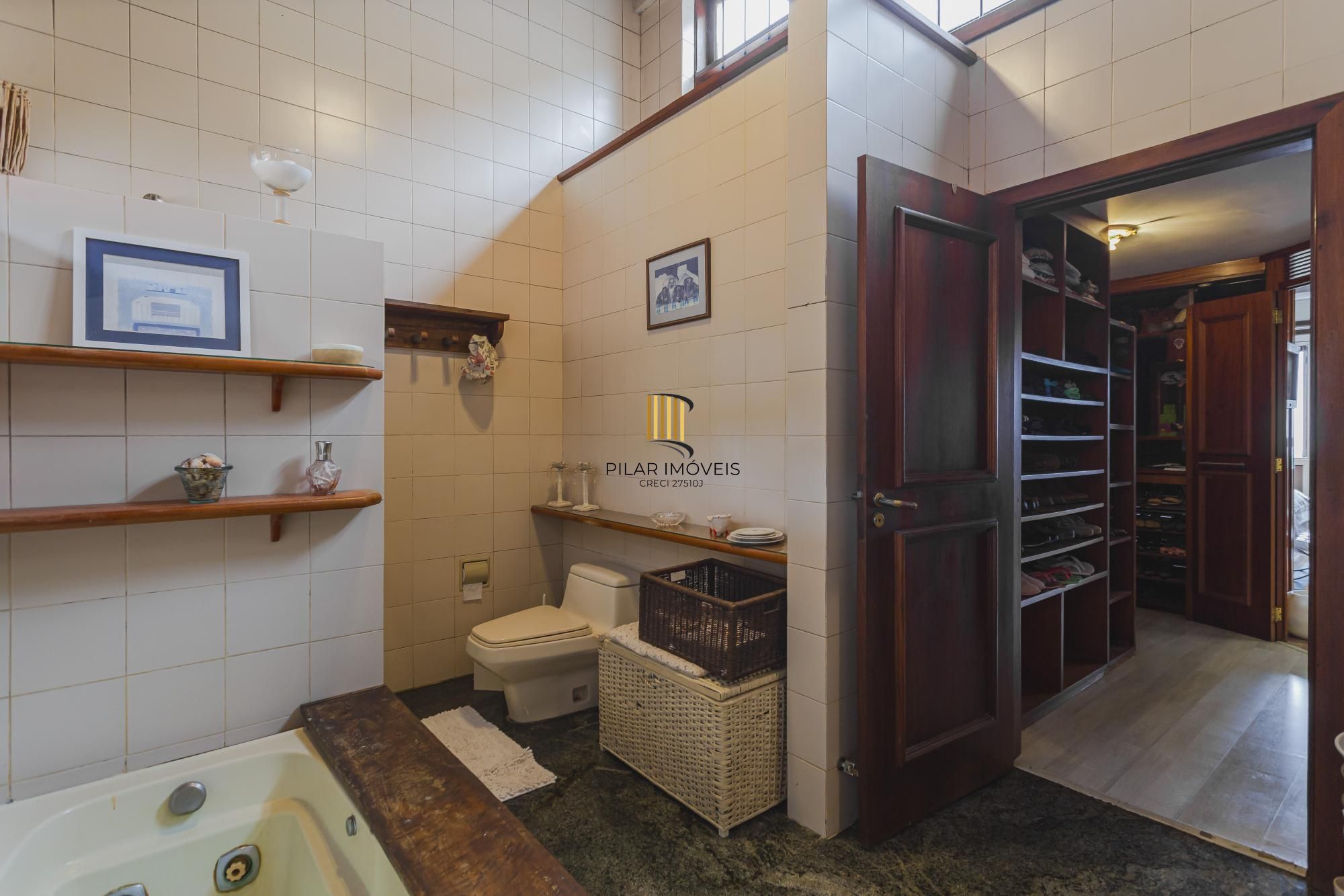 Casa semi-mobiliada na Vila Assunção com vista deslumbrante para o Guaíba e Veleiros do Sul