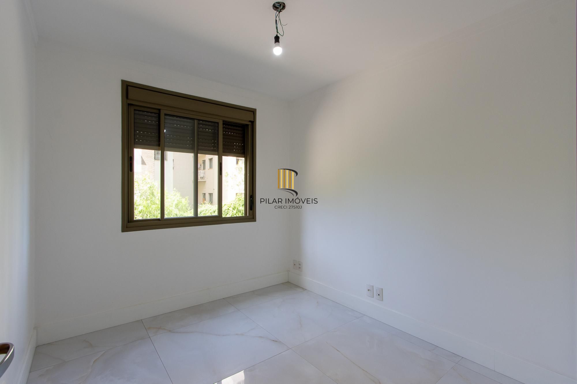 Apartamento totalmente reformado e impecável para locação - 3 quartos sendo uma suíte - Bairro Cavalhada