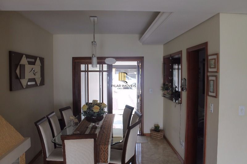 Casa para Venda - 290.67m², 4 dormitórios, sendo 1 suites, 4 vagas - Camaquã