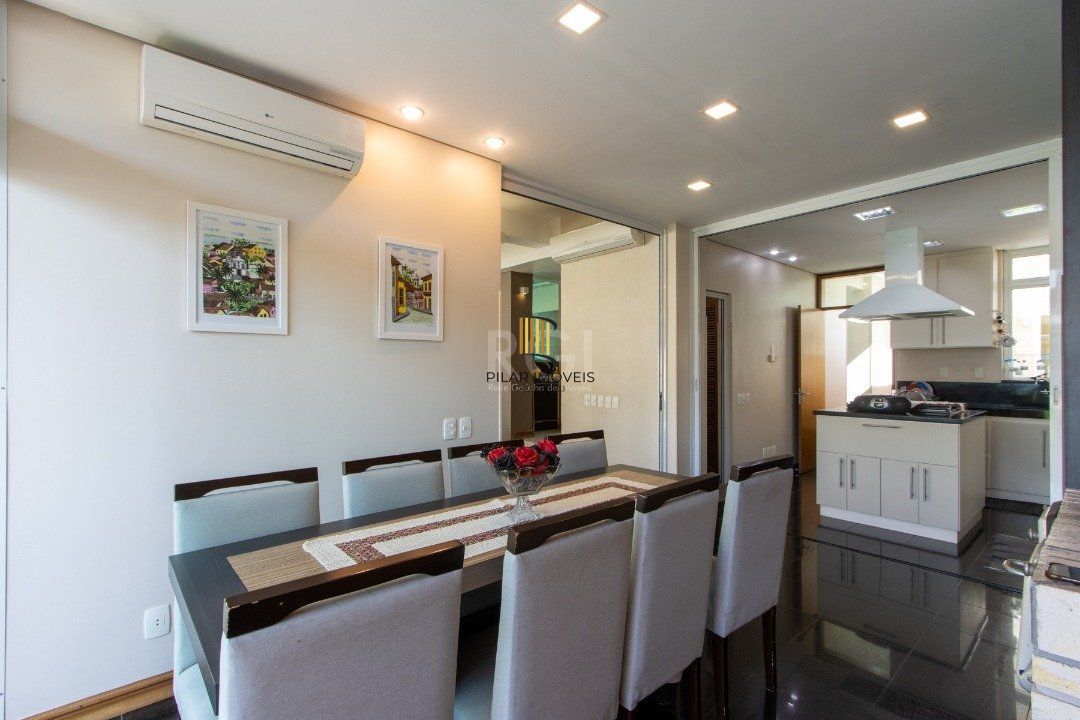 Casa 4 dormitórios no bairro Teresópolis