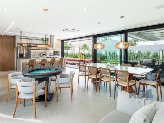 Casa 5 dormitórios no bairro Atlântida