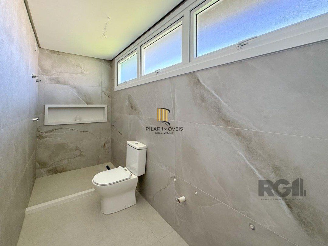 Casa Condominio para Venda - 300m², 4 dormitórios, sendo 4 suites, 2 vagas - Alphaville