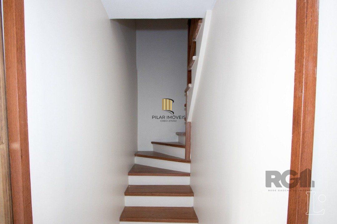 Casa 3 dormitórios no bairro Hípica