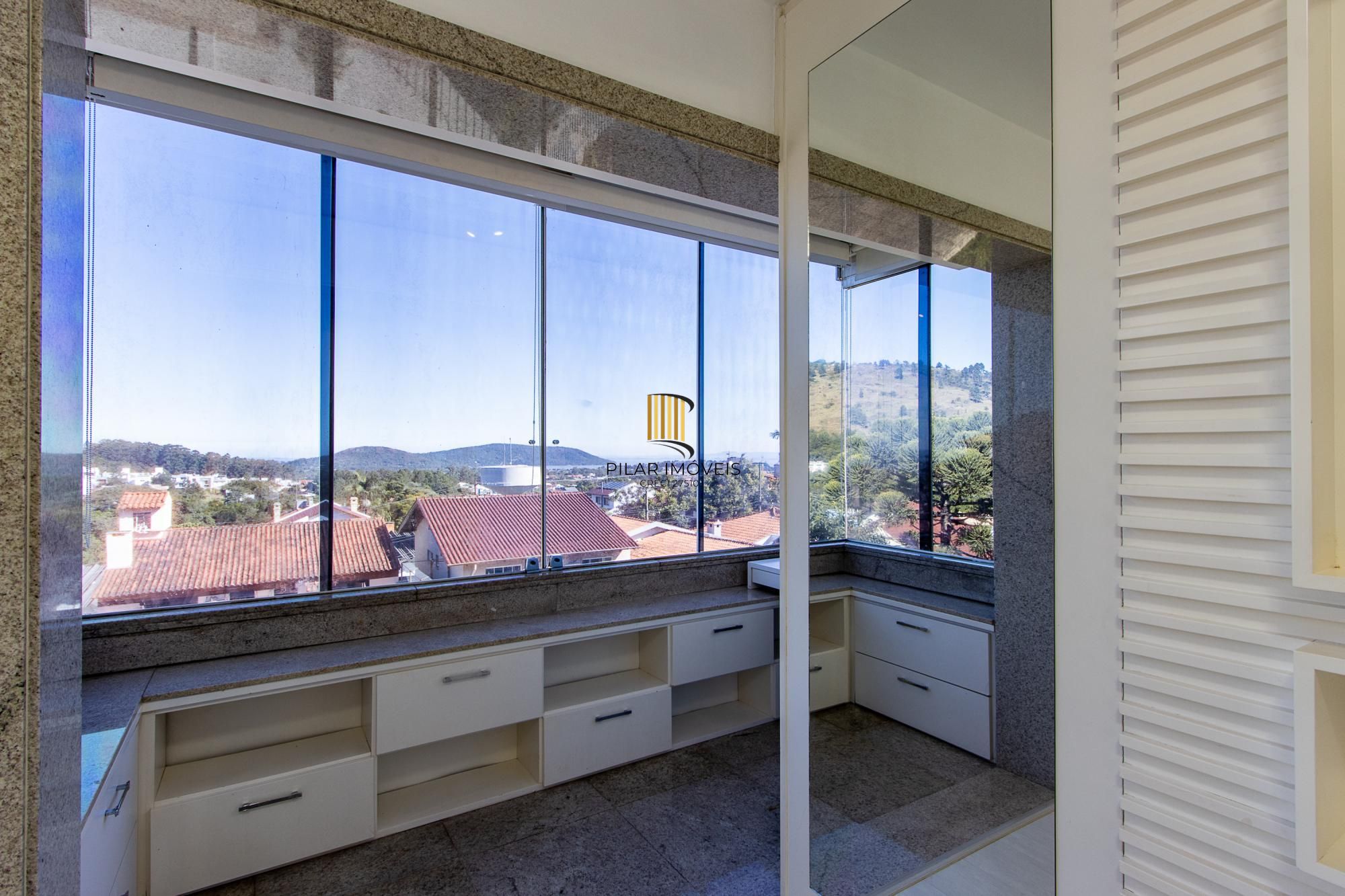 Casa com 4 dormitórios no Espírito santo
