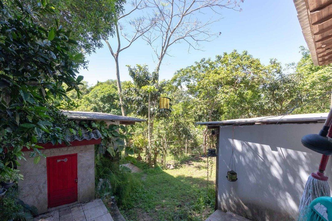Casa para Venda - 370m², 4 dormitórios, sendo 1 suites, 6 vagas - Lomba do Pinheiro