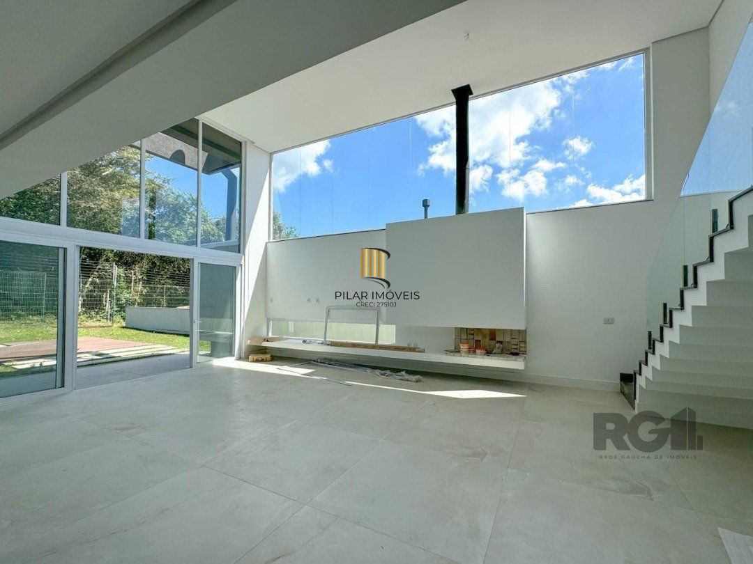 Casa Condominio para Venda - 300m², 4 dormitórios, sendo 4 suites, 2 vagas - Alphaville