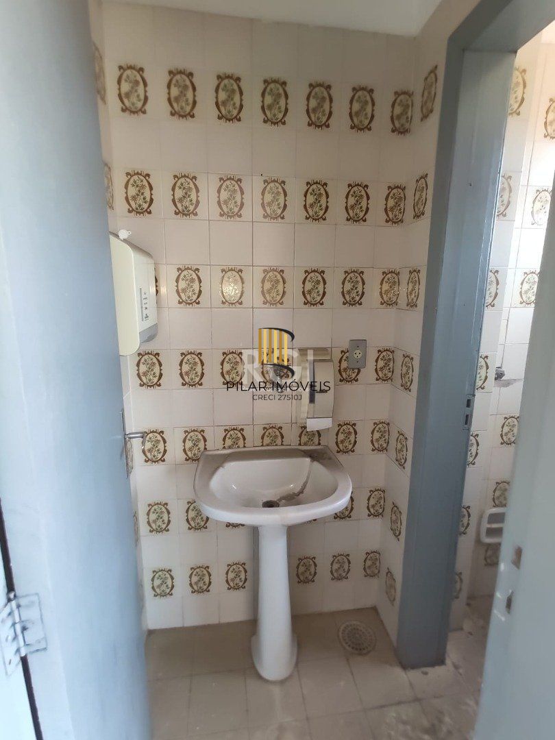 Conjunto/Sala para Venda - 30.35m², 0 dormitórios, Cohab C