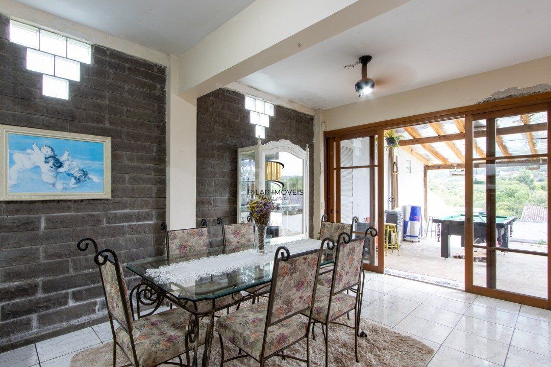 Casa 4 dormitórios no bairro Hípica