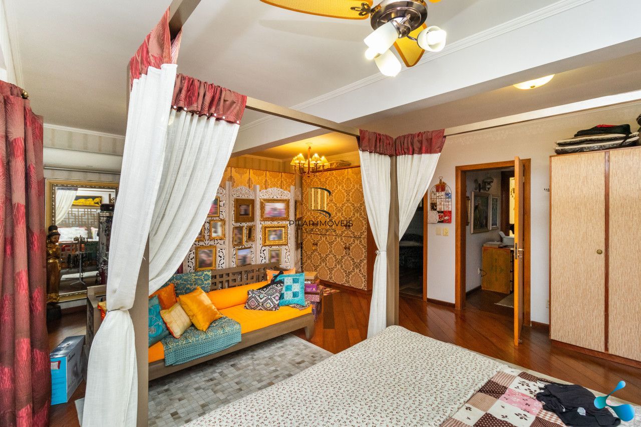 Casa 4 dormitórios no bairro Tristeza