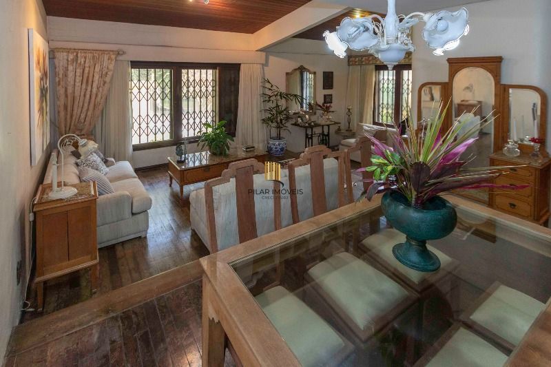 Casa para Venda - 420m², 5 dormitórios, sendo 2 suites, 6 vagas - Nonoai