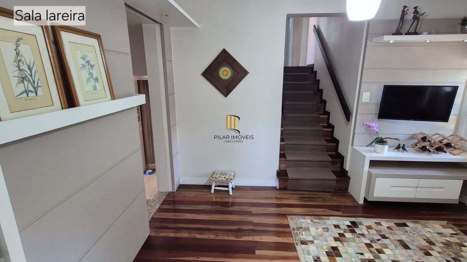 Excelente casa de 4 dormitórios, 1 suíte e 2 vagas em Novo Hamburgo.