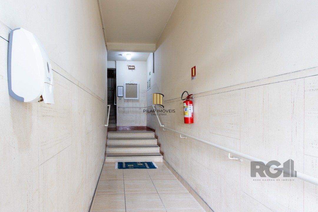Apartamento à Venda - 2 Dormitórios na Av. Do Forte.