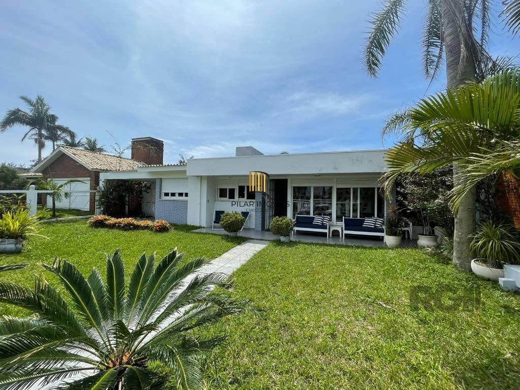 Casa 4 dormitórios no bairro Atlântida