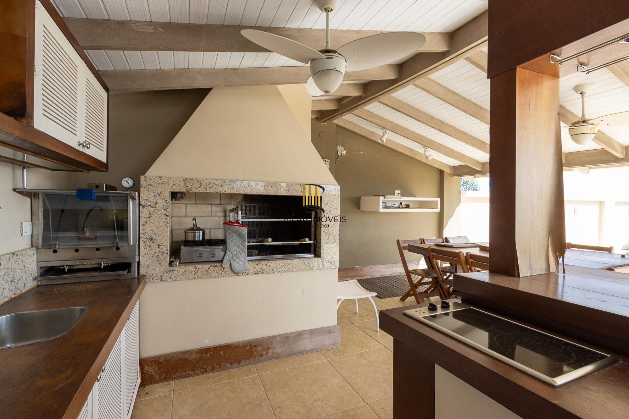 Residência em endereço nobre na Vila Assunção, com vista privilegiada para o Guaíba e clubes náuticos!