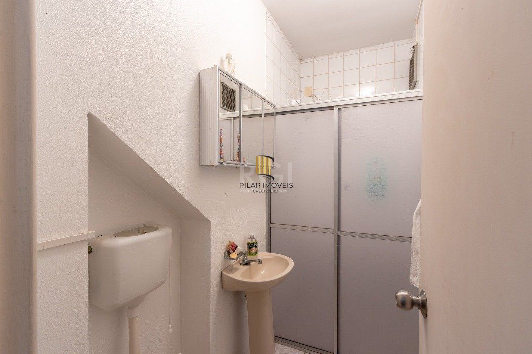 Casa Condominio para Venda - 322.88m², 3 dormitórios, sendo 1 suites, 4 vagas - Jardim Isabel