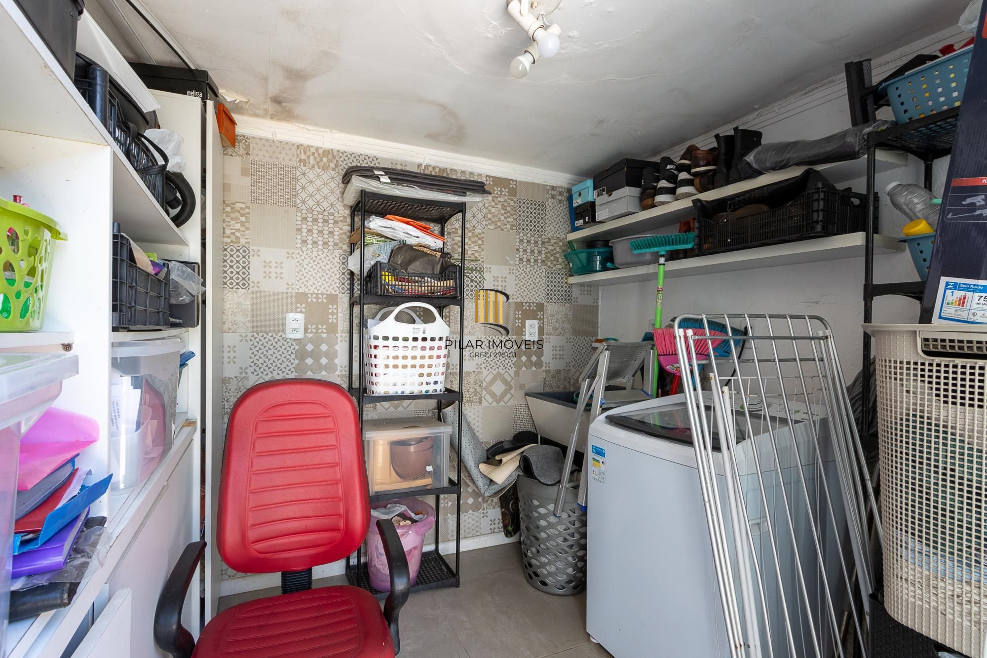 Excelente casa de 3 dormitórios, 3 suítes e 2 vagas no bairro Cavalhada.