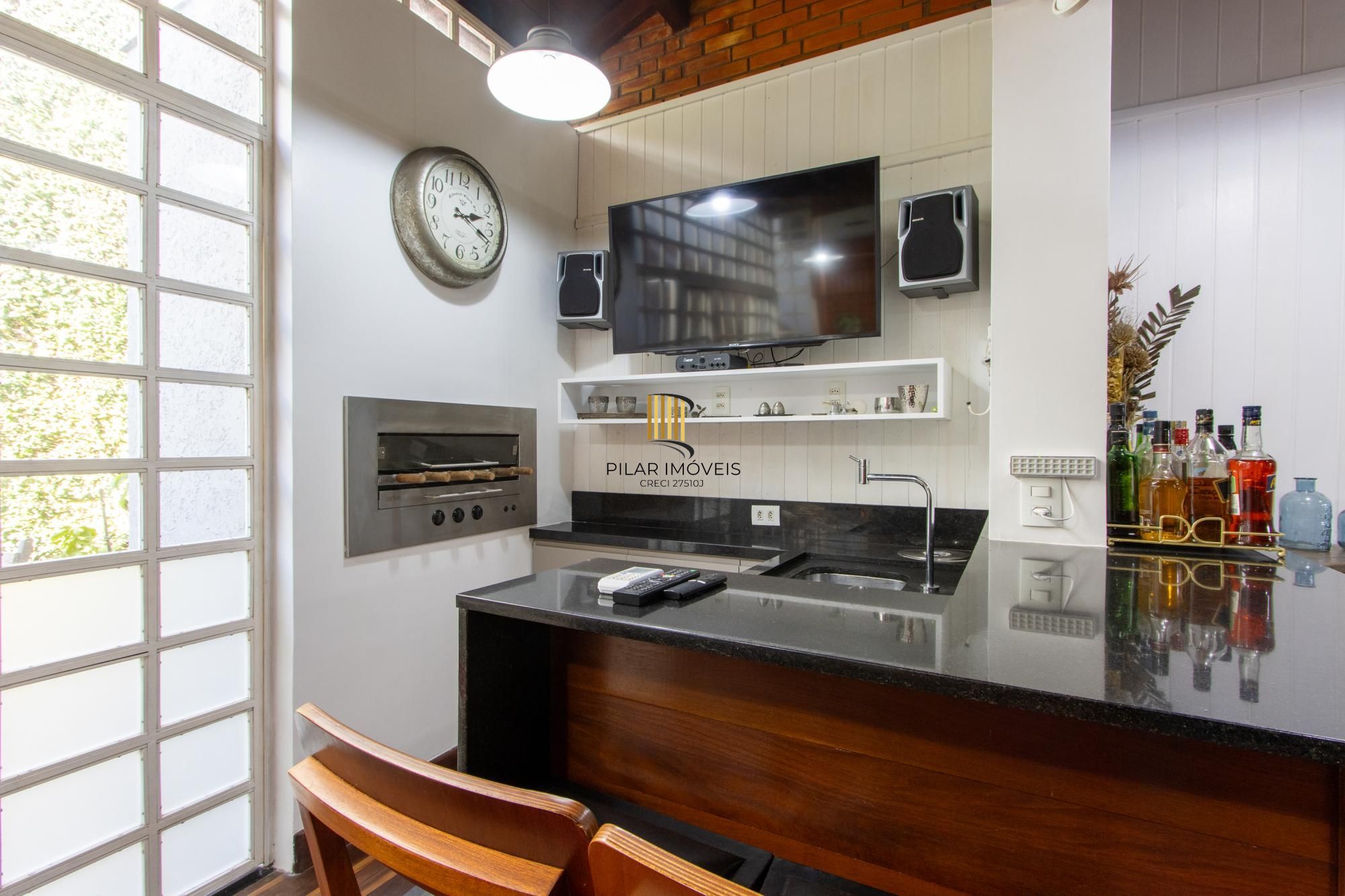 Casa 5 dormitórios no bairro Teresópolis