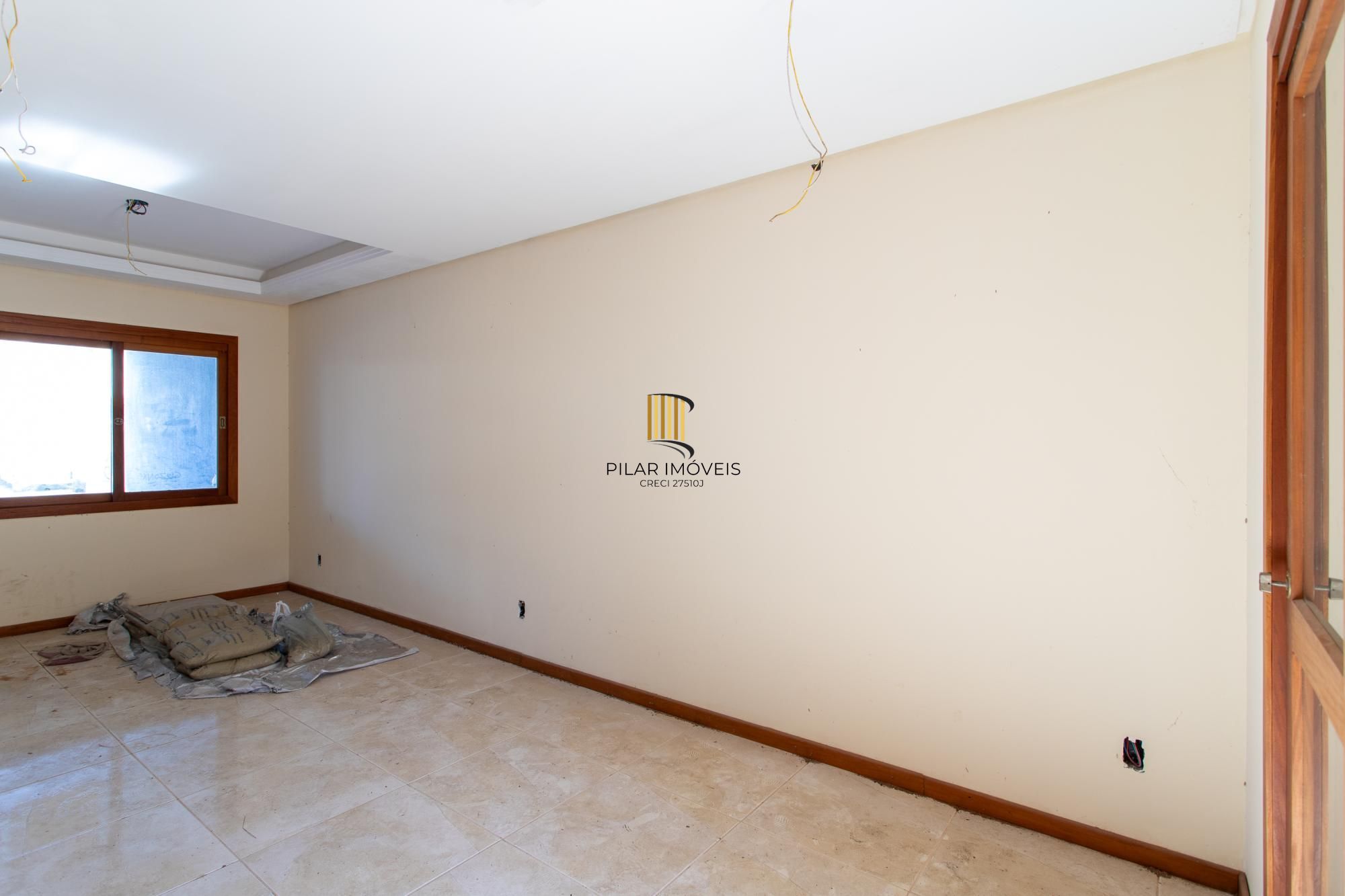 Casa para Venda - 115m², 3 dormitórios, sendo 1 suites, 2 vagas - Urubatã