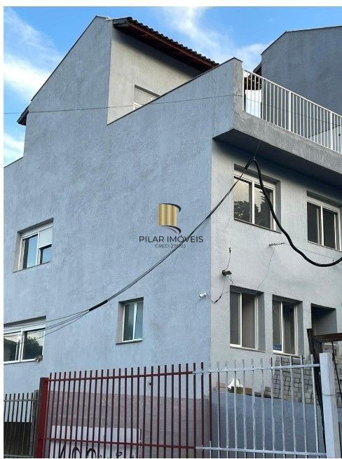 CASA EM CONDOMÍNIO COM  3 DORRMITÓRIOS