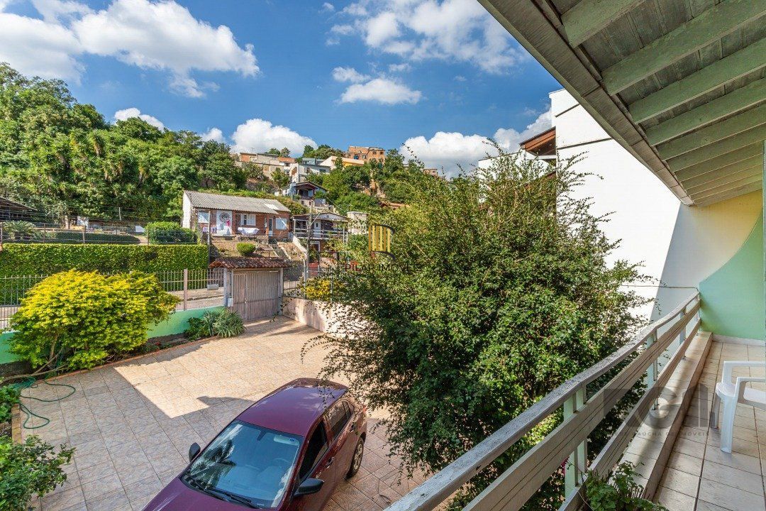 Casa com 3 Quartos à Venda, 293 m² por R$ 650.000