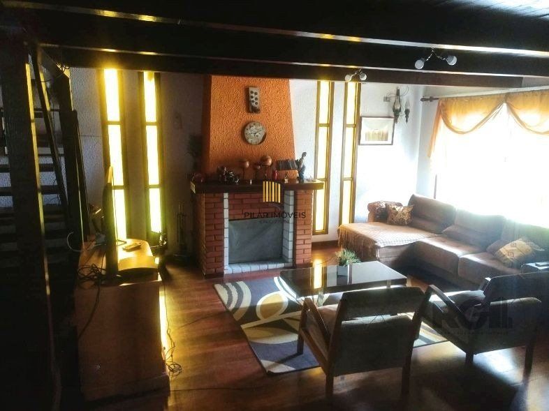 Casa para Venda - 250m², 3 dormitórios, sendo 1 suites, 4 vagas - Taruma